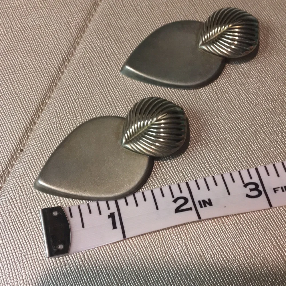 TEARDROP FLUTED ‘SILVERY/ROSEGOLD’ EARRINGS - Picture 2 of 6